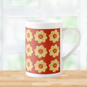 Yellow Dahlia Floral Pattern op Red Porselein Kop