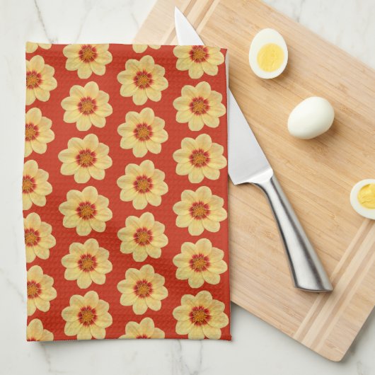 Yellow Dahlia Floral Pattern op Red Theedoek (Quarter Fold)