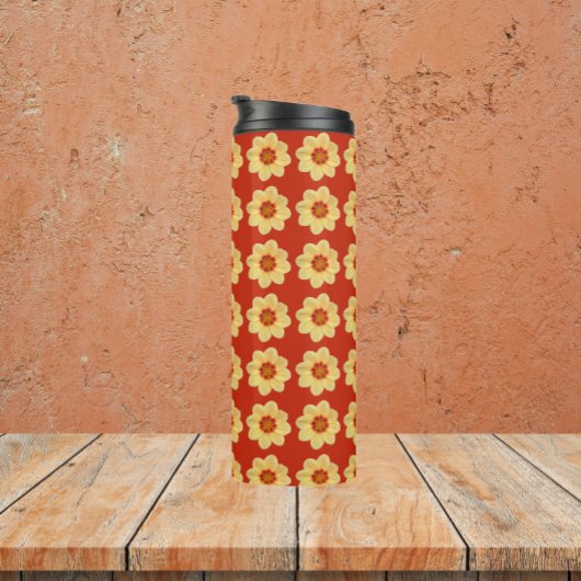 Yellow Dahlia Floral Pattern op Red Thermosbeker