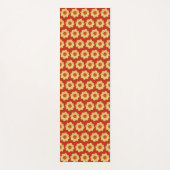 Yellow Dahlia Floral Pattern op Red Yogamat (Voorkant)