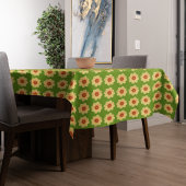 Yellow Dahlia Floral Pattern over Green Tafelkleed