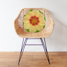 Yellow Dahlia over de Groene Floral