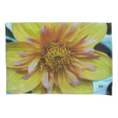 Yellow Dahlia Pillowcase Kussensloop (Voorkant)