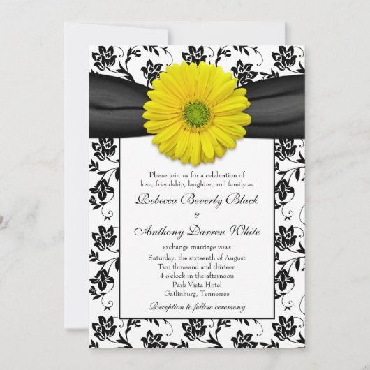 Yellow Daisy Black White Floral Wedding Invitation Kaart (Voorkant)