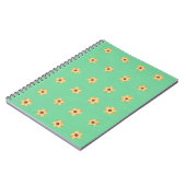 Yellow Daisy Flower Pattern on Green Notitieboek (Linkerzijde)