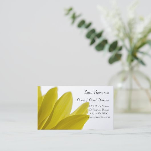 Yellow Daisy Petals Floral Designer Visitekaartje (Staand voorkant)