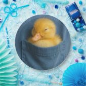 Yellow Duckling In a T-shirt Pocket Papieren Bordje (Feest)