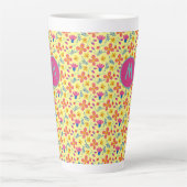 Yellow Fiesta Floral Gepersonaliseerd Initiaal Latte Mok (Voorkant)