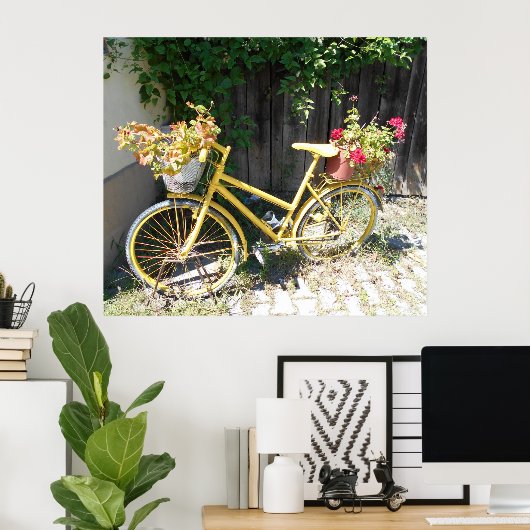 Yellow Flower Bike op straat Poster (Thuiskantoor)