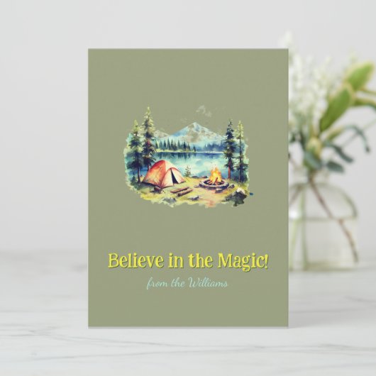 Yellow Font Mountain Kerstvakantie Camp Lake Feestdagenkaart (Staand voorkant)