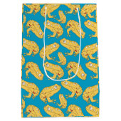 Yellow Frog Cartoon Medium Cadeauzakje (Achterkant)