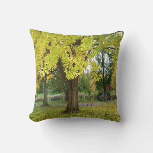 Yellow Gingko Tree Kussen (Voorkant)