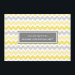 Yellow Grey Chevron 18th Birthday Party Invitation Kaart<br><div class="desc">Aangepaste 18e verjaardag uitnodigingen voor feestdagen in elegante en  heldere citroengele kool grijs,  en wit plezier en modern chevron zigzags patroon. Voeg jouw naam en partijdetails voor een unieke en stijlvolle 18de uitnodiging van de verjaardagspartij toe.</div>