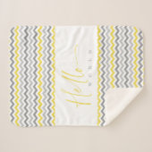 Yellow & Grey Zig Zag Stripes Hello World Quote Sherpa Deken (Voorkant (horizontaal))