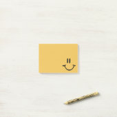 Yellow Happy Face Post-it® Notes (Op bureau)
