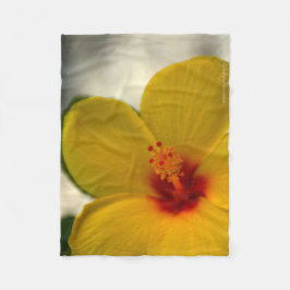 Yellow Hibiscus Fleece Deken