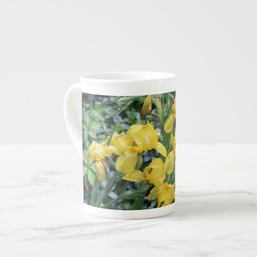 Yellow Iris Garden Bone China Mok (Links)