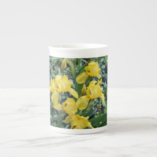 Yellow Iris Garden Bone China Mok (Voorkant)