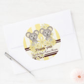 Yellow Koala Twin Baby shower / Verjaardag Dank u Ronde Sticker (Envelop)