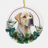 Yellow Lab Retriever Evergreen Berry krans Keramisch Ornament (Voorkant)