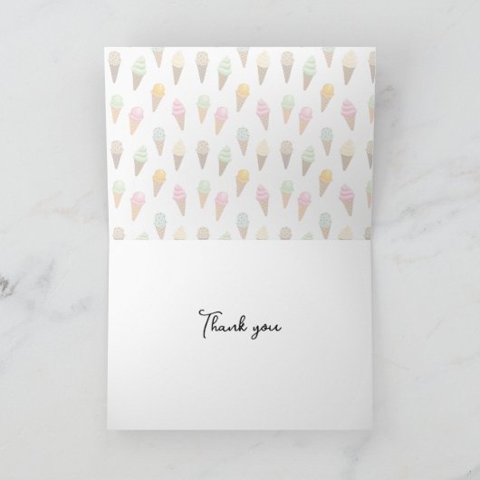 Yellow Labrador Licking Ice Cream Bedankkaart (Binnen)