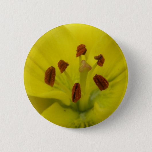 Yellow Lily Floral Button (Voorkant)