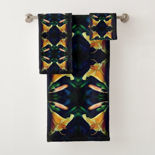 Yellow Lily Flower Abstract Bad Handdoek (Insitu)