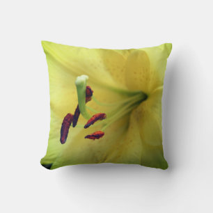 Yellow Lily gaat dicht Kussen