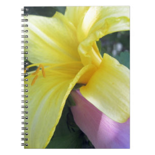 Yellow Lily Notitieboek