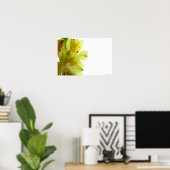 Yellow Lily Poster Print (Thuiskantoor)