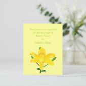  Yellow Lily Wedding Invitation Briefkaarten (Staand voorkant)