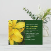 Yellow Lily Wedding Invitation Kaart (Staand voorkant)