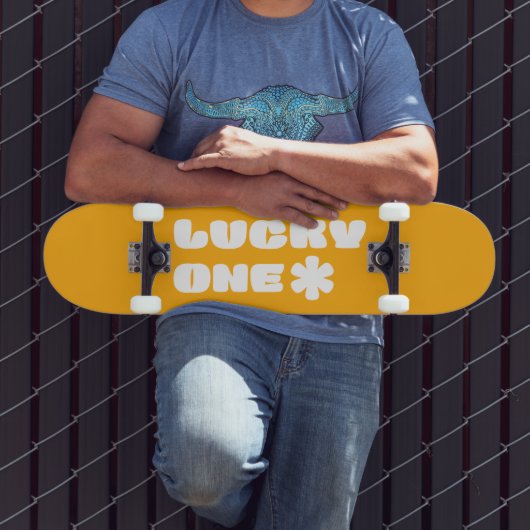 Yellow Lucky One Skateboard (Buiten 3)