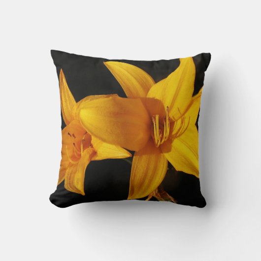 Yellow Orchid Pillow Kussen (Voorkant)