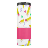 Yellow pencils and scrabbles on white thermosbeker (Achterkant)