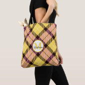 Yellow Pink Pset Tartanmonogram script bruiloft Tote Bag (Dichtbij)