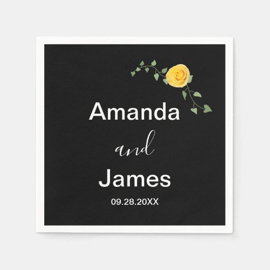 Yellow Rose and Green Vine Elegant Black Wedding Servet (Voorkant)
