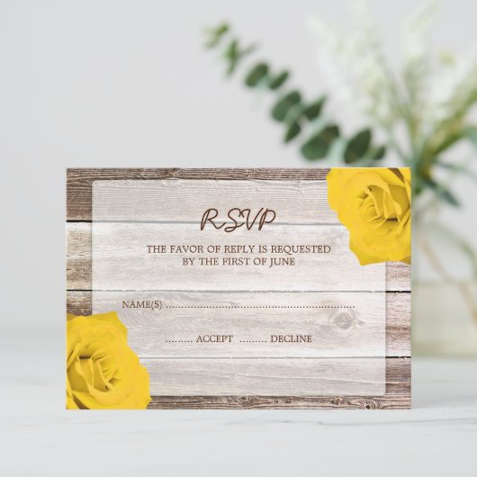 Yellow Rose Barn Wood Weddenschap RSVP-reactiekaar RSVP Kaartje (Staand voorkant)