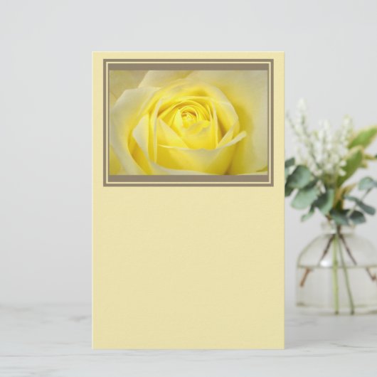 Yellow Rose Closeup Briefpapier (Staand voorkant)