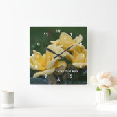 Yellow Rose Flower Trio gepersonaliseerd Vierkante Klok (Huis)