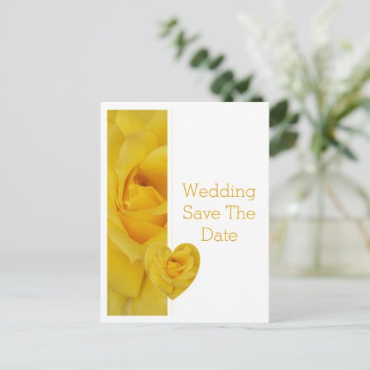 Yellow Rose Heart Design Wedding Bewaar de datum Aankondigingskaart (Staand voorkant)
