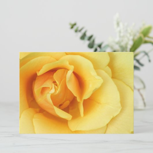 Yellow Rose Invitation Kaart (Staand voorkant)