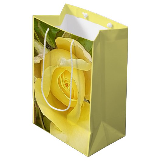 Yellow Rosebud Medium Cadeauzakje (Voorkant Gekanteld)
