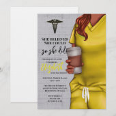 Yellow Scrubs Medische School Afstuderen Uitnodigi Kaart (Voorkant / Achterkant)