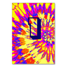 Yellow Spiral tie Dye bruiloft Table One