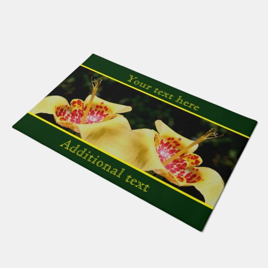 Yellow Spotted Lily Flower Personalized Deurmat (Schuin)