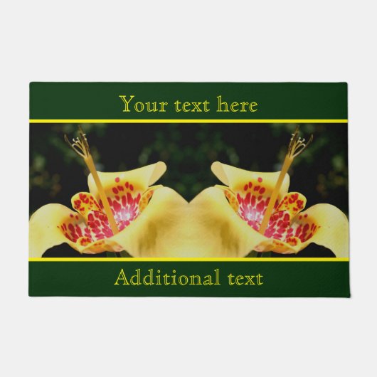Yellow Spotted Lily Flower Personalized Deurmat (Voorkant)