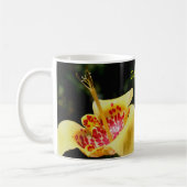 Yellow Spotted Lily Flower Personalized Koffiemok (Links)
