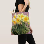 Yellow Spring Daffodils Rustic Lavender Tote Bag (Dichtbij)