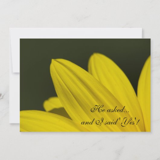 Yellow Sunflower Petals Engagement Party Kaart (Voorkant)